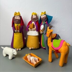 Betsey Cavallo Large Fabric Felt Christmas Nativity Set 7 Pieces Baby Jesus